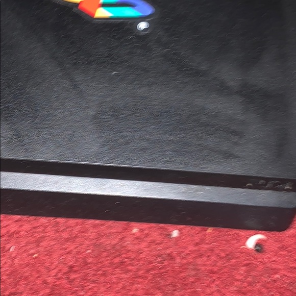 PlayStation 4 with controller and all games - Picture 3 of 3